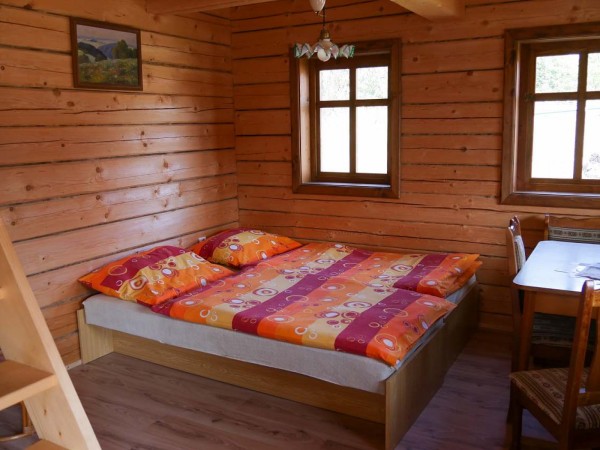 CHATY A CHALUPY K PRONAJMUTÍ