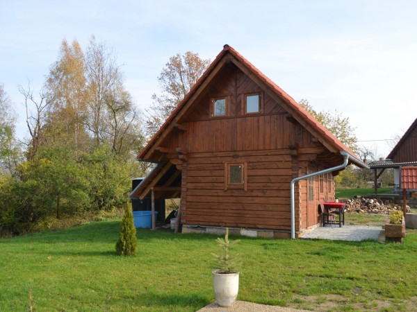 CHATY A CHALUPY K PRONAJMUTÍ