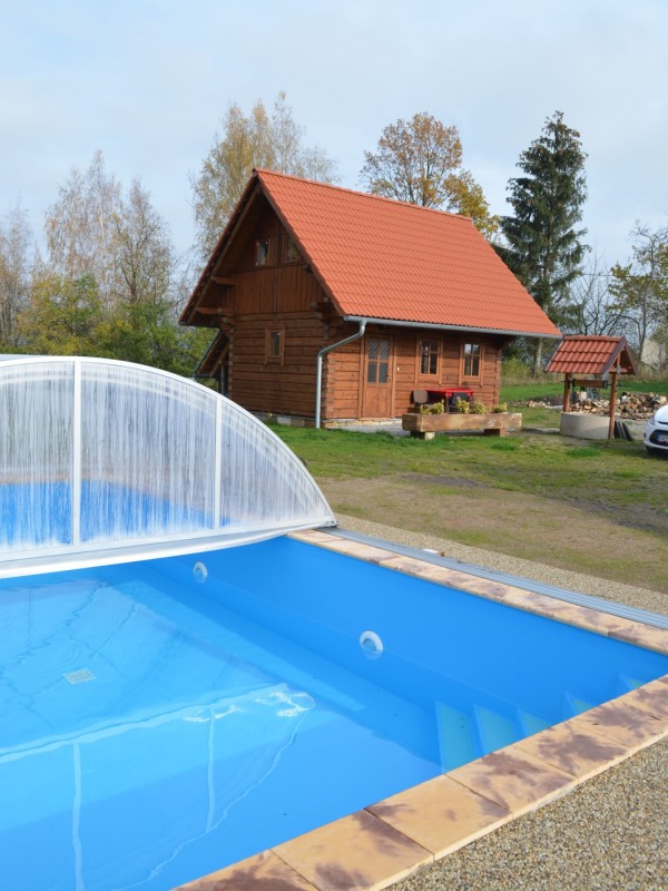 CHATY A CHALUPY K PRONAJMUTÍ