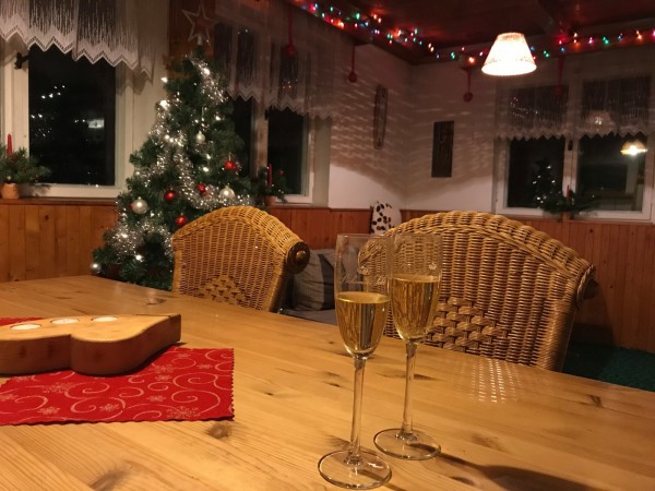CHATA K PRONÁJMU U KOUPALIŠTĚ