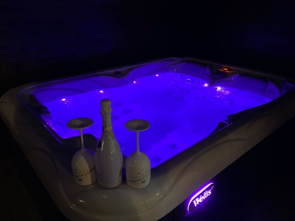 CHALUPA S CELOROČNÍM WELLNESS