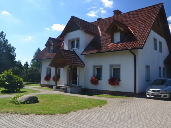 UBYTOVÁNÍ S VELKÝM BAZÉNEM