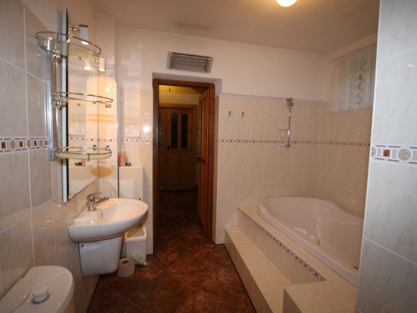 CHALUPA V KRKONOŠÍCH S BAZÉNEM