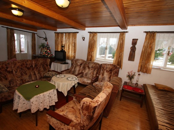 CHALUPA V KRKONOŠÍCH S BAZÉNEM