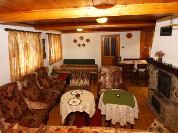 CHALUPA V KRKONOŠÍCH S BAZÉNEM