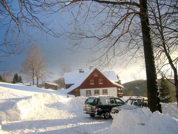 CHALUPA V KRKONOŠÍCH S BAZÉNEM