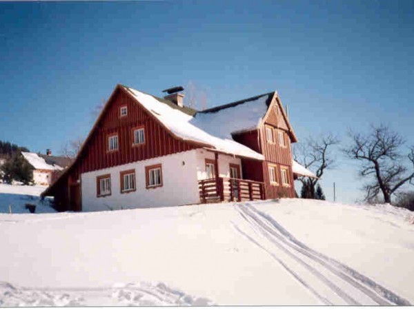 CHALUPA V KRKONOŠÍCH S BAZÉNEM