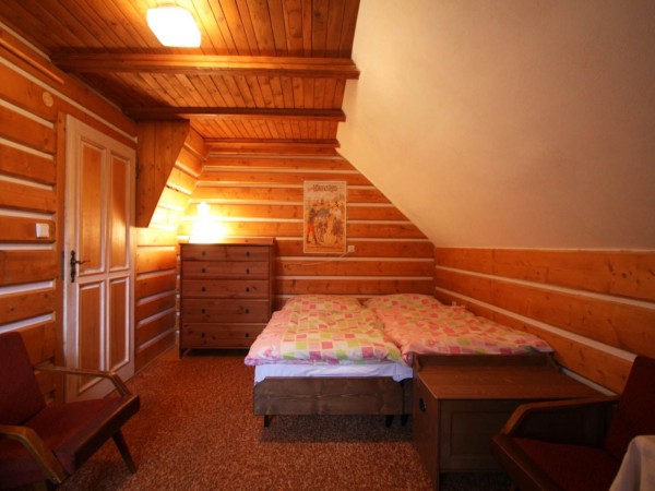 CHALUPA V KRKONOŠÍCH S BAZÉNEM