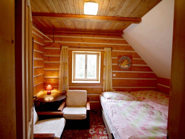 CHALUPA V KRKONOŠÍCH S BAZÉNEM