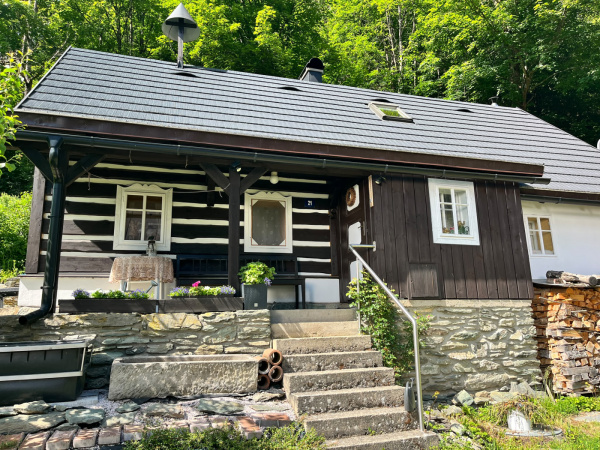 PRONÁJEM ROUBENÉ CHALUPY S KRBEM V KRKONOŠÍCH