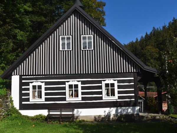 PRONÁJEM ROUBENÉ CHALUPY S KRBEM V KRKONOŠÍCH