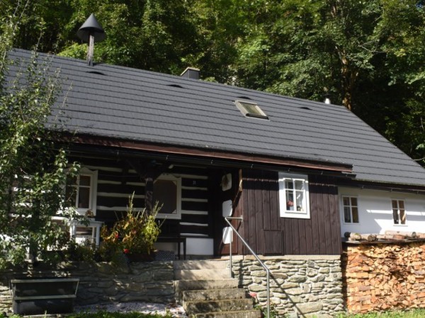 PRONÁJEM ROUBENÉ CHALUPY S KRBEM V KRKONOŠÍCH