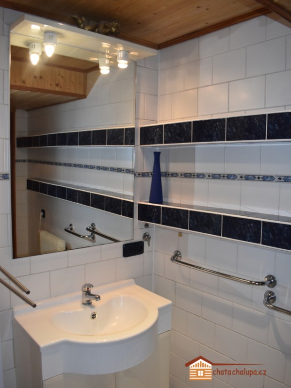 PRONÁJEM ROUBENÉ CHALUPY S KRBEM V KRKONOŠÍCH