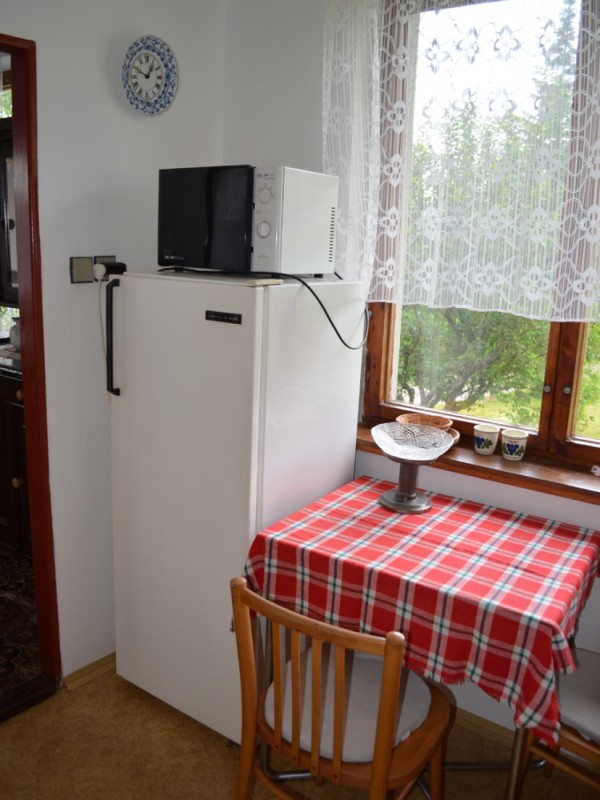 CHATA V ČESKÉM RÁJI BLÍZKO KOUPALIŠTĚ