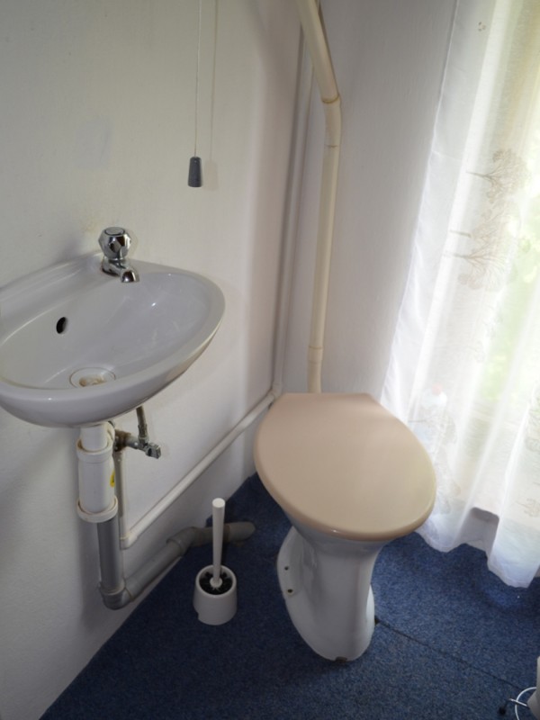 CHATA V ČESKÉM RÁJI BLÍZKO KOUPALIŠTĚ