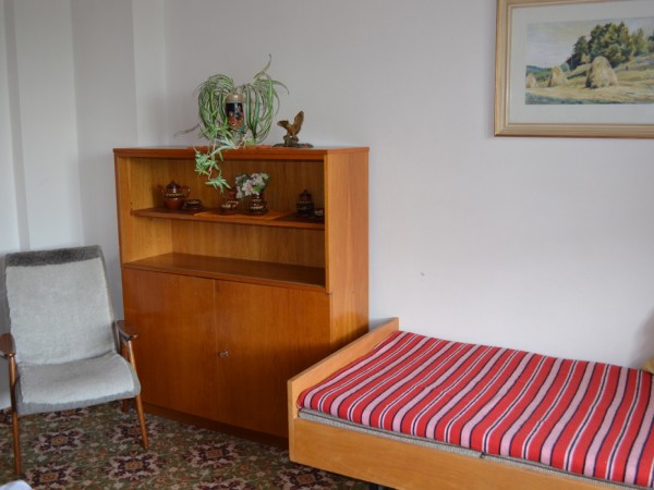 CHATA V ČESKÉM RÁJI BLÍZKO KOUPALIŠTĚ