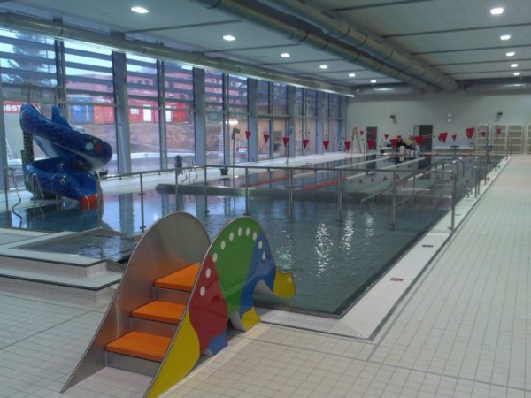 CHATA V ČESKÉM RÁJI BLÍZKO KOUPALIŠTĚ