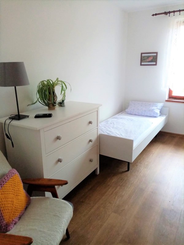 CHATA V ČESKÉM RÁJI BLÍZKO KOUPALIŠTĚ