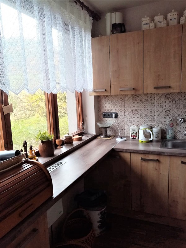 CHATA V ČESKÉM RÁJI BLÍZKO KOUPALIŠTĚ