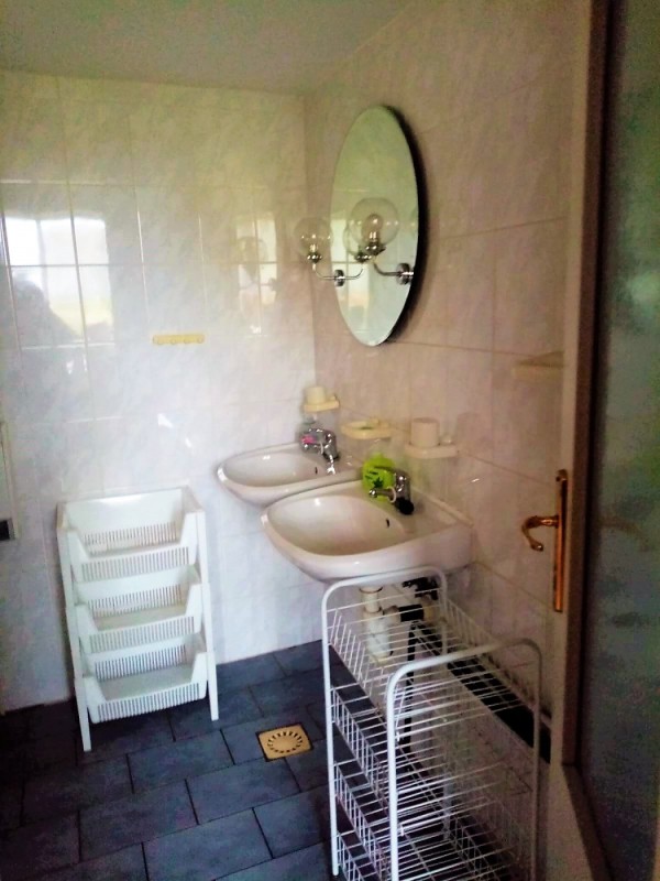 CHATA V ČESKÉM RÁJI BLÍZKO KOUPALIŠTĚ