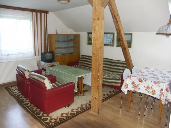 UBYTOVÁNÍ S BAZÉNEM