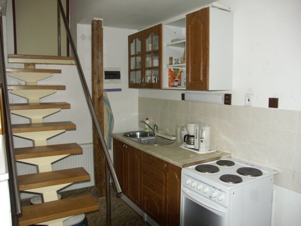 UBYTOVÁNÍ S BAZÉNEM