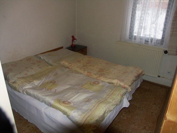 UBYTOVÁNÍ S BAZÉNEM