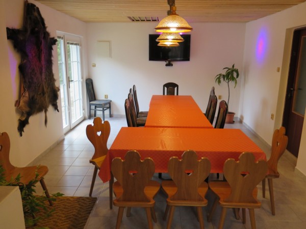 UBYTOVÁNÍ S BAZÉNEM