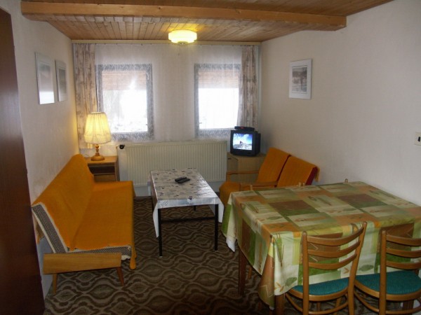 UBYTOVÁNÍ S BAZÉNEM