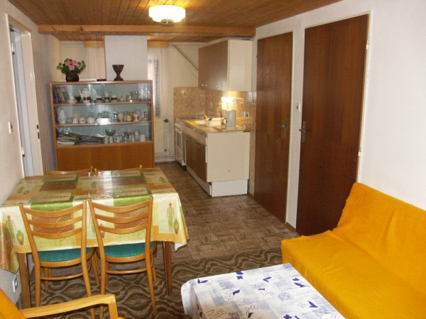 UBYTOVÁNÍ S BAZÉNEM