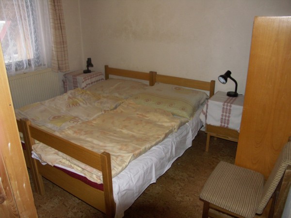 UBYTOVÁNÍ S BAZÉNEM