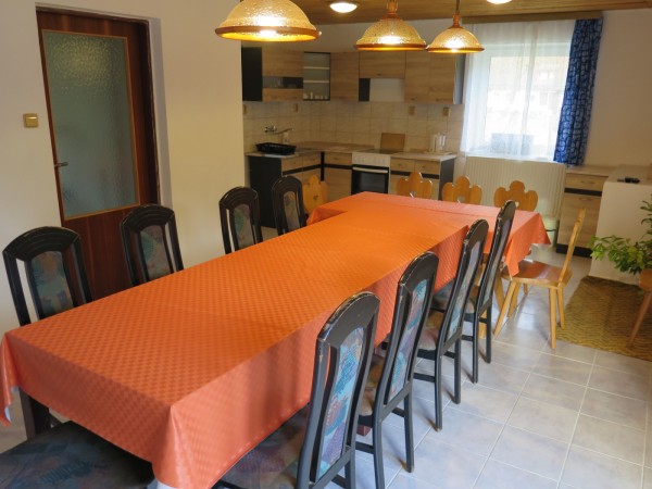 UBYTOVÁNÍ S BAZÉNEM