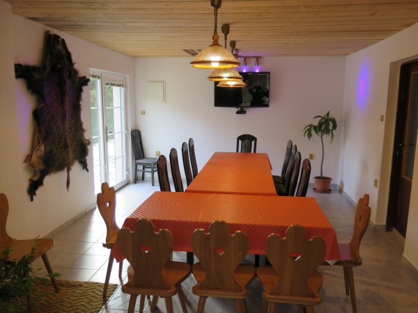 UBYTOVÁNÍ S BAZÉNEM