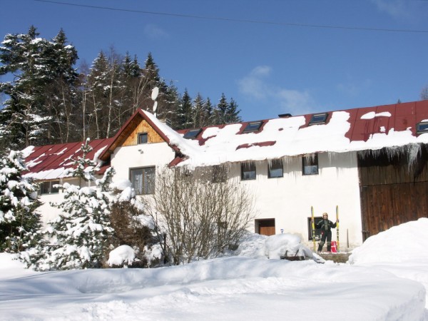 UBYTOVÁNÍ S BAZÉNEM