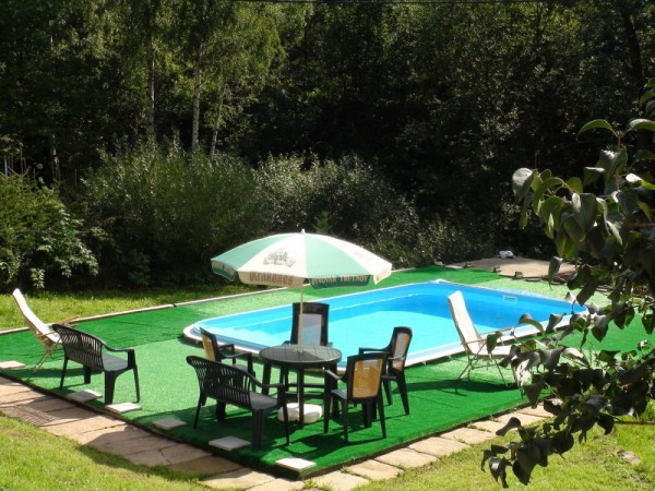 UBYTOVÁNÍ S BAZÉNEM