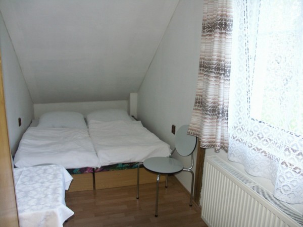 UBYTOVÁNÍ S BAZÉNEM