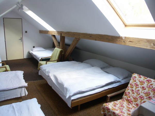 UBYTOVÁNÍ S BAZÉNEM