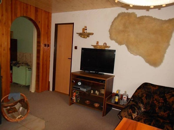 CHATA K PRONÁJMU U RYBNÍKA