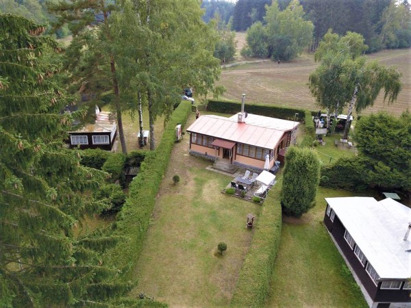 CHATA K PRONÁJMU U RYBNÍKA