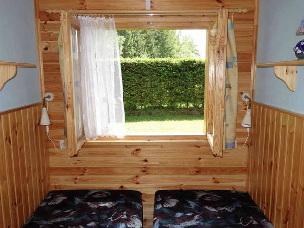 CHATA K PRONÁJMU U RYBNÍKA