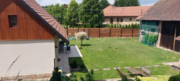 CHALUPA PRO RODINY S DĚTMI S BAZÉNKEM