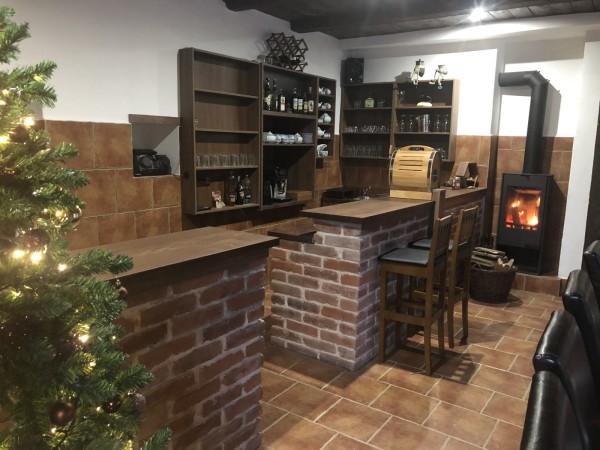 PRONÁJEM WELLNESS CHALUPY S BAZÉNEM, VÍŘIVKOU A SAUNOU