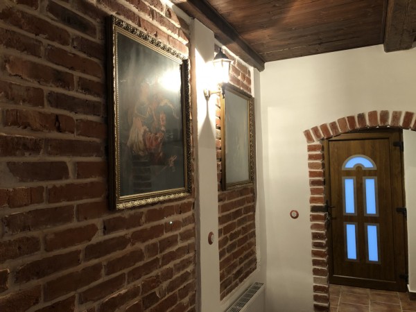 PRONÁJEM WELLNESS CHALUPY S BAZÉNEM, VÍŘIVKOU A SAUNOU