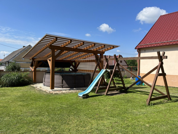 Chalupa u pískoven Vlkov a Veselí nad Lužnicí