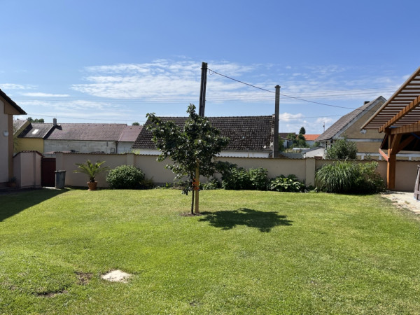 CHALUPA S BAZÉNEM V JIŽNÍCH ČECHÁCH