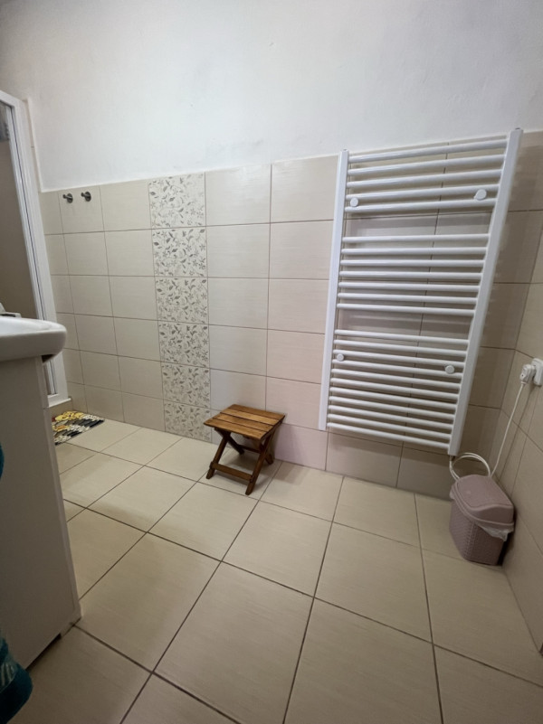 CHALUPA S BAZÉNEM V JIŽNÍCH ČECHÁCH