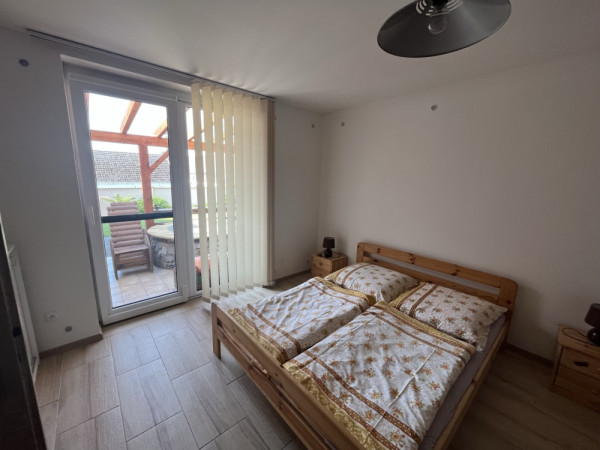 CHALUPA S BAZÉNEM V JIŽNÍCH ČECHÁCH