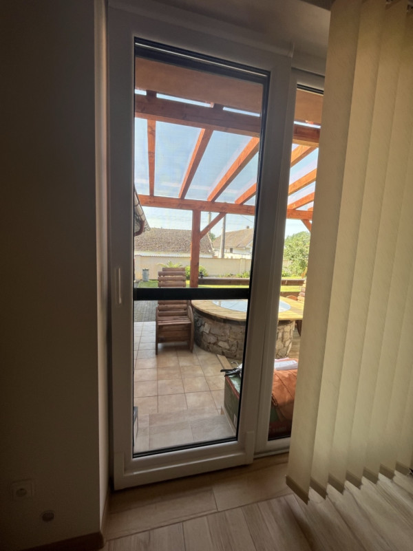 CHALUPA S BAZÉNEM V JIŽNÍCH ČECHÁCH