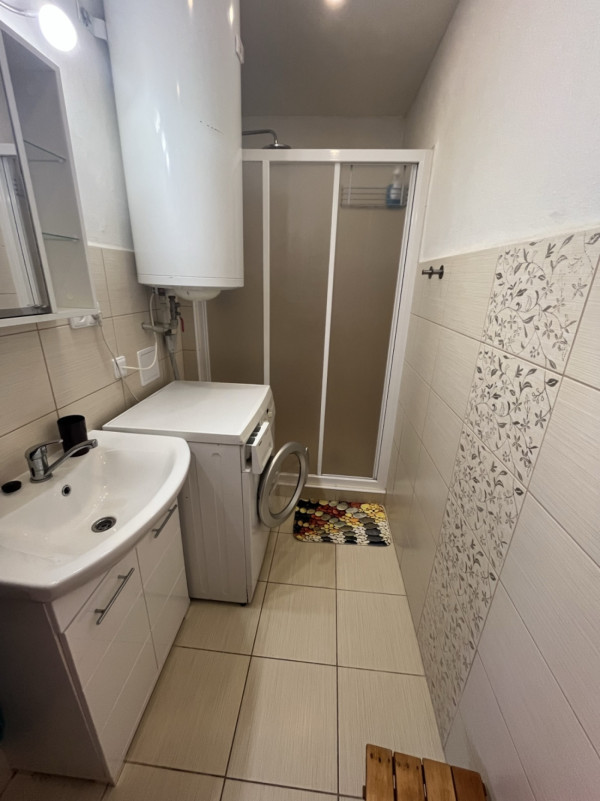 CHALUPA S BAZÉNEM V JIŽNÍCH ČECHÁCH