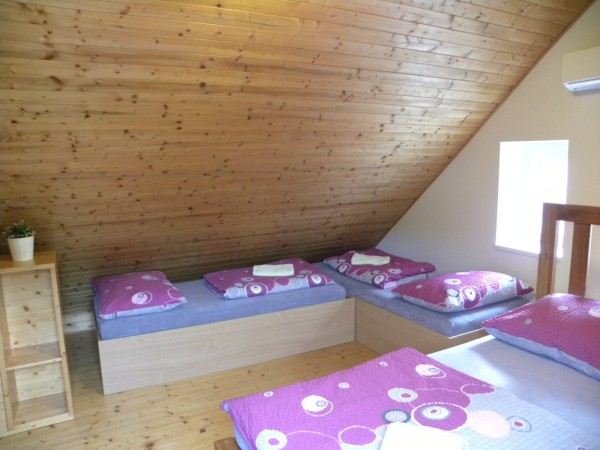 UBYTOVÁNÍ U ZLÍNA